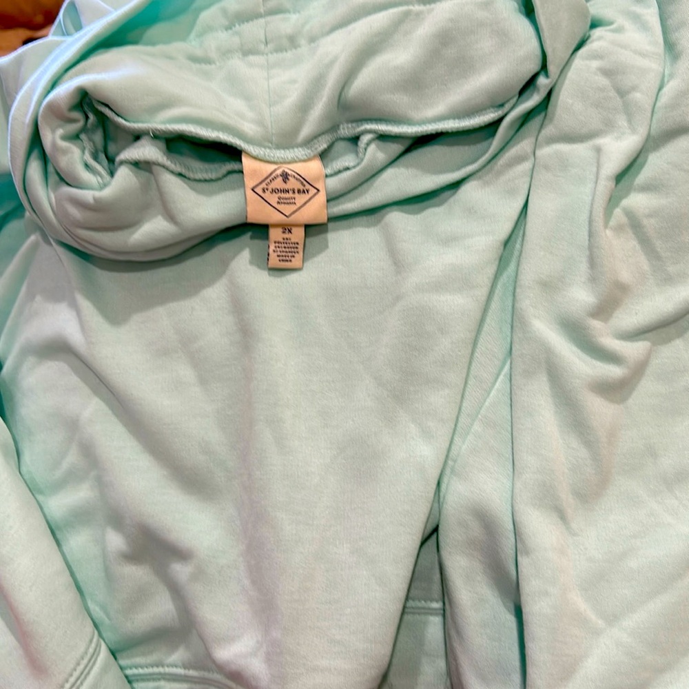 Lightweight sweatshirt - never worn but no tag.